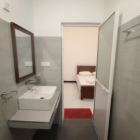 Chandra Holiday Home ディックウェラ エクステリア 写真